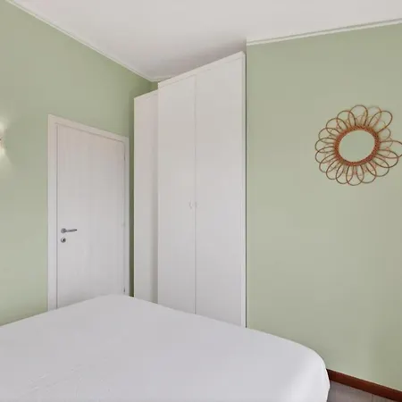 Appartement Host4u - Garda Sun View With Beautiful Pool Barcuzzi